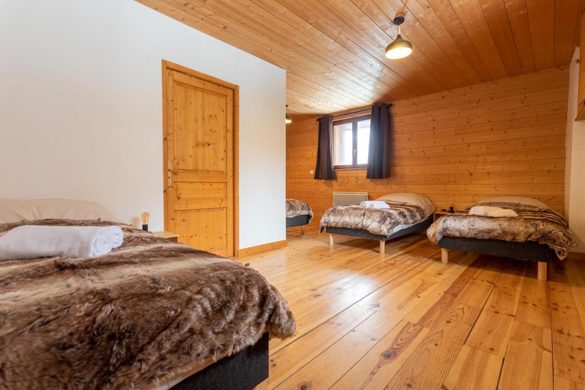 Le Petit Paradis, Chalet Au Coeur Des 3 Vallees Saint-Marcel  Exterior photo